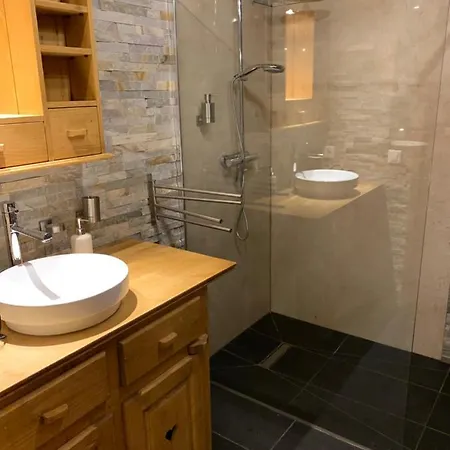 בקתה Chalet Cap Des Alpes Avec Sauna Et Jacuzzi Prive En Valais Grône