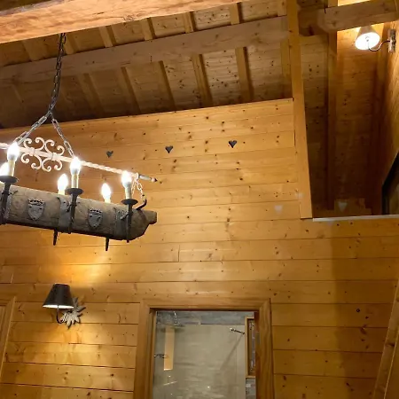 Chalet Cap Des Alpes Avec Sauna Et Jacuzzi Prive En Valais בקתה Grône